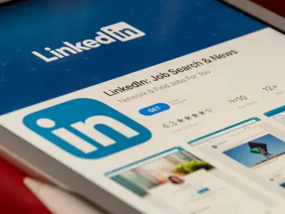 CSIS Warns of Chinese Spies Using LinkedIn for Job Recruitment