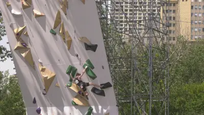 Edmonton River Valley Park Hosts Climbing Competition This Weekend