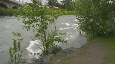 Heavy rain raises river levels in Calgary, prompts Canmore evacuation alerts