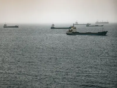 Hormuz traffic picks up as more tankers broadcast crossings