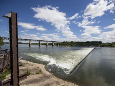 Jet-skier goes over weir in Saskatoon's South Saskatchewan River