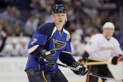 Keith Tkachuk elected to Hockey Hall of Fame after sons become NHL teammates