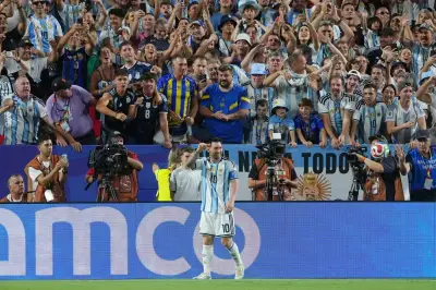 Messi Hat Trick Ties World Cup Goals Record as Argentina Tops Algeria