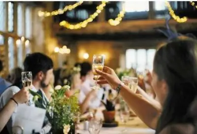 Modern Wedding Etiquette: Updated Rules for Guests and Couples