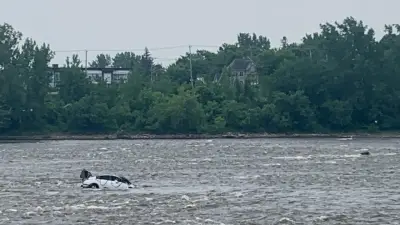 Montreal Residents Worried About Car Wreckage Stuck in Mille Îles River for Months