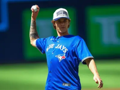 NHL top pick Gavin McKenna throws first pitch at Blue Jays game