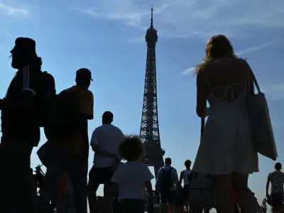 Paris uses Seine-cooled district network to beat Europe heatwave