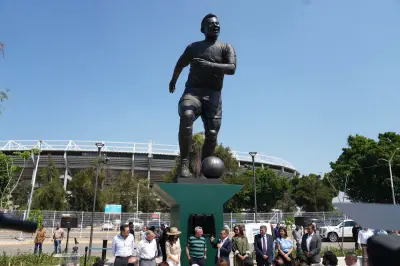 Pele's World Cup Jersey to Be Auctioned by Sotheby's Ahead of Tournament