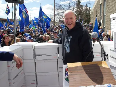 Remind UCP MLAs of Their Federalist Policy: Letters to the Editor