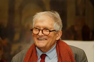 Renowned British Artist David Hockney Passes Away at 88