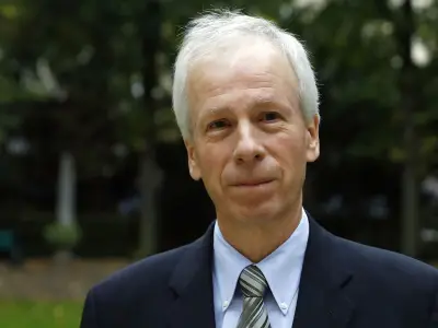 Stéphane Dion Urges Canada to Join European Political Community
