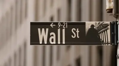 Tech Sell-Off Deepens, Nasdaq Slides 2.2% on Rate Hike Fears