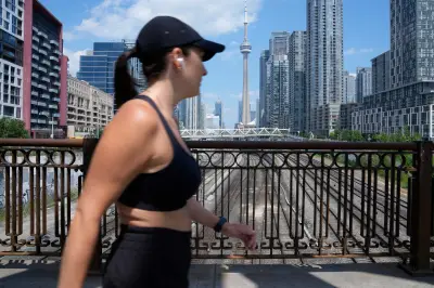 Toronto to experience 'building humidity' as warm weather persists