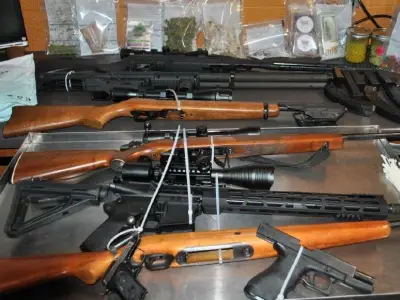 US Man and Woman Busted at Canada Border with Guns and Drugs