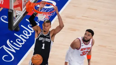 Wembanyama Powers Spurs to First Finals Win, Cutting Knicks Lead to 2-1