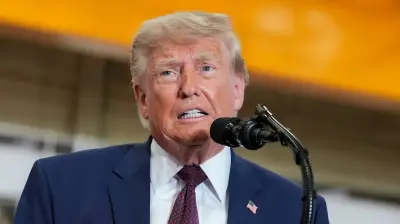 Whitney Cummings Roasts Trump Over Epstein at Kennedy Center Gala