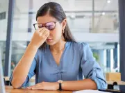 60% of Canadians Stressed Over Finances as Economy Stalls, Survey Finds