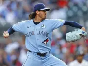 Blue Jays' Kevin Gausman Shaky in 4-3 Loss to Braves