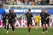 Canada beats South Africa 1-0 at 2026 World Cup, advances to round of 16