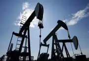Canada's Economy Rebounds with 0.5% Growth in April: StatCan