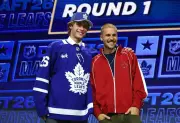 Justin Bieber Introduces Gavin McKenna as Maple Leafs' No. 1 Pick