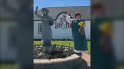 P.E.I. teen dresses as Anne of Green Gables, helps gift shop go viral
