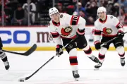 Senators sign Spence to 4-year deal, acquire Ersson and Burakovsky