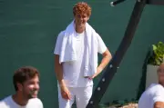 Sinner Refuses to Discuss Wimbledon Prize-Money Protest, Focuses on Tennis