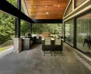 Transform Your Backyard with a Durable Outdoor Kitchen for Year-Round Use