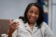 US Supreme Court Allows Fed Governor Lisa Cook to Retain Seat for Now