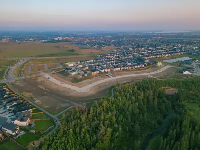 Edmonton's Population Boom: Should New Suburbs Be Approved?
