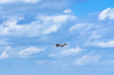 Flight instructor jumps to death midair, student lands plane safely