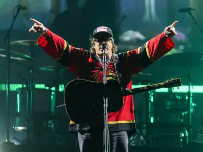 Hardy Delivers Campfire-Style Singalong at Ottawa Bluesfest
