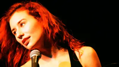 How Tori Amos Created a Lifelong Community of Friends and Family