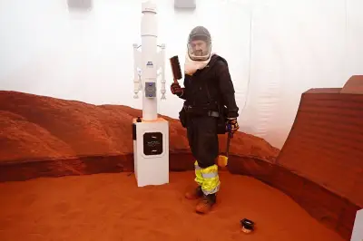 NASA Recruits Volunteers for Yearlong Moon and Mars Simulation