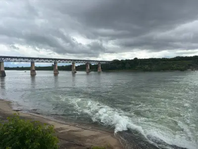 Saskatoon closes river access points as South Saskatchewan flows increase