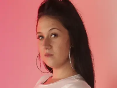 SUNshine Girl Haylee: Blue-Eyed Virgo Aims to Help Troubled Youth