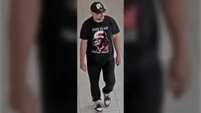 Suspect sought after allegedly fleeing Newmarket jewelry store with gold chain