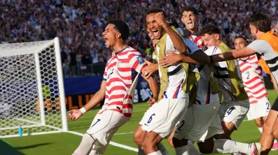 USMNT beats Bosnia 2-0 in World Cup round of 32 despite Balogun red card