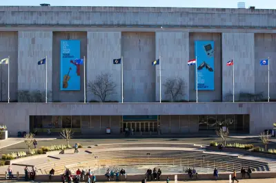 White House Report Brands Smithsonian Leadership as Radical Activists