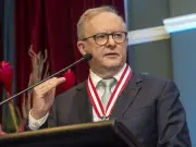 Australian PM apologizes for Kylie Minogue 'shag' comment