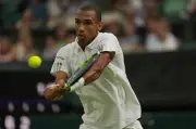 Felix Auger-Aliassime advances to Wimbledon fourth round with win over Zheng