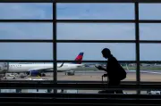 Jet Fuel Costs Plummet, but Delta Says Cheaper Flights Not Coming