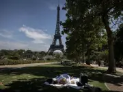Paris Landmarks Close Early as Heatwave Hits France