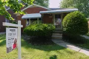 US Home Prices Hit All-Time High as Sales Slow, Mortgage Rates Rise