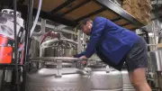 Winnipeg company turns unused fruit into cider, hailed as 'exceptional'